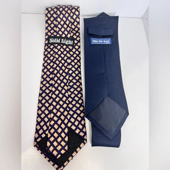 The tie bar, solid light set of 2,   100% silk ties - Picture 2 of 6